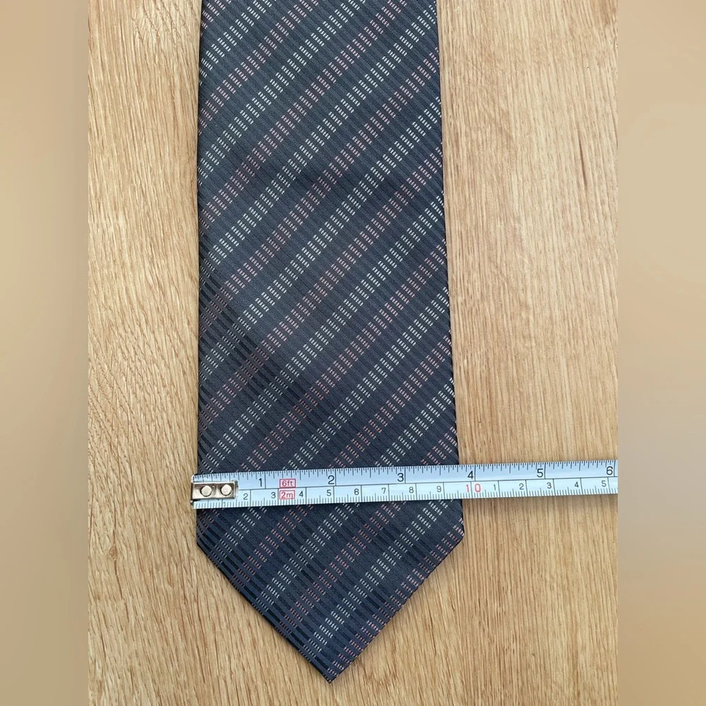 Giorgio Armani Gray Pink Striped Tie 100% silk